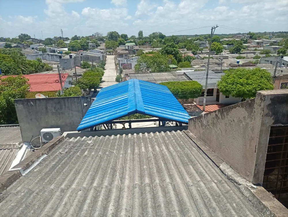Cubierta Metálica con Teja Azul — trabajo en hierro y acero de Metálicas M-M, Corozal, Sucre