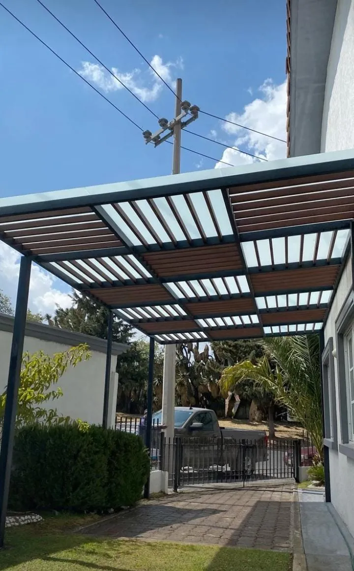 Pérgola para Cochera — trabajo en hierro y acero de Metálicas M-M, Corozal, Sucre