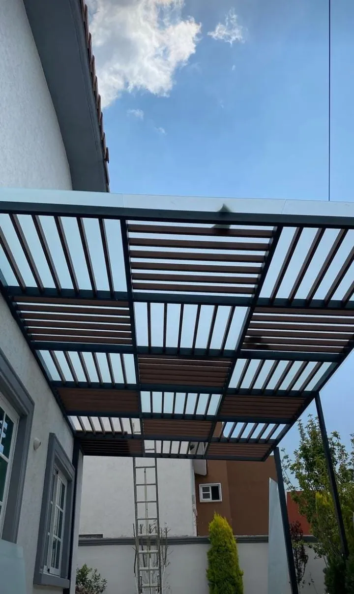 Pérgola con Policarbonato — trabajo en hierro y acero de Metálicas M-M, Corozal, Sucre