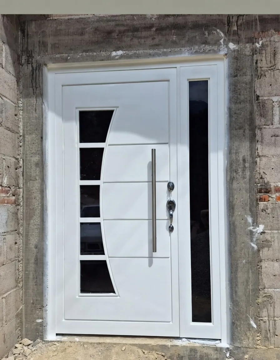 Puerta Blanca — trabajo en hierro y acero de Metálicas M-M, Corozal, Sucre